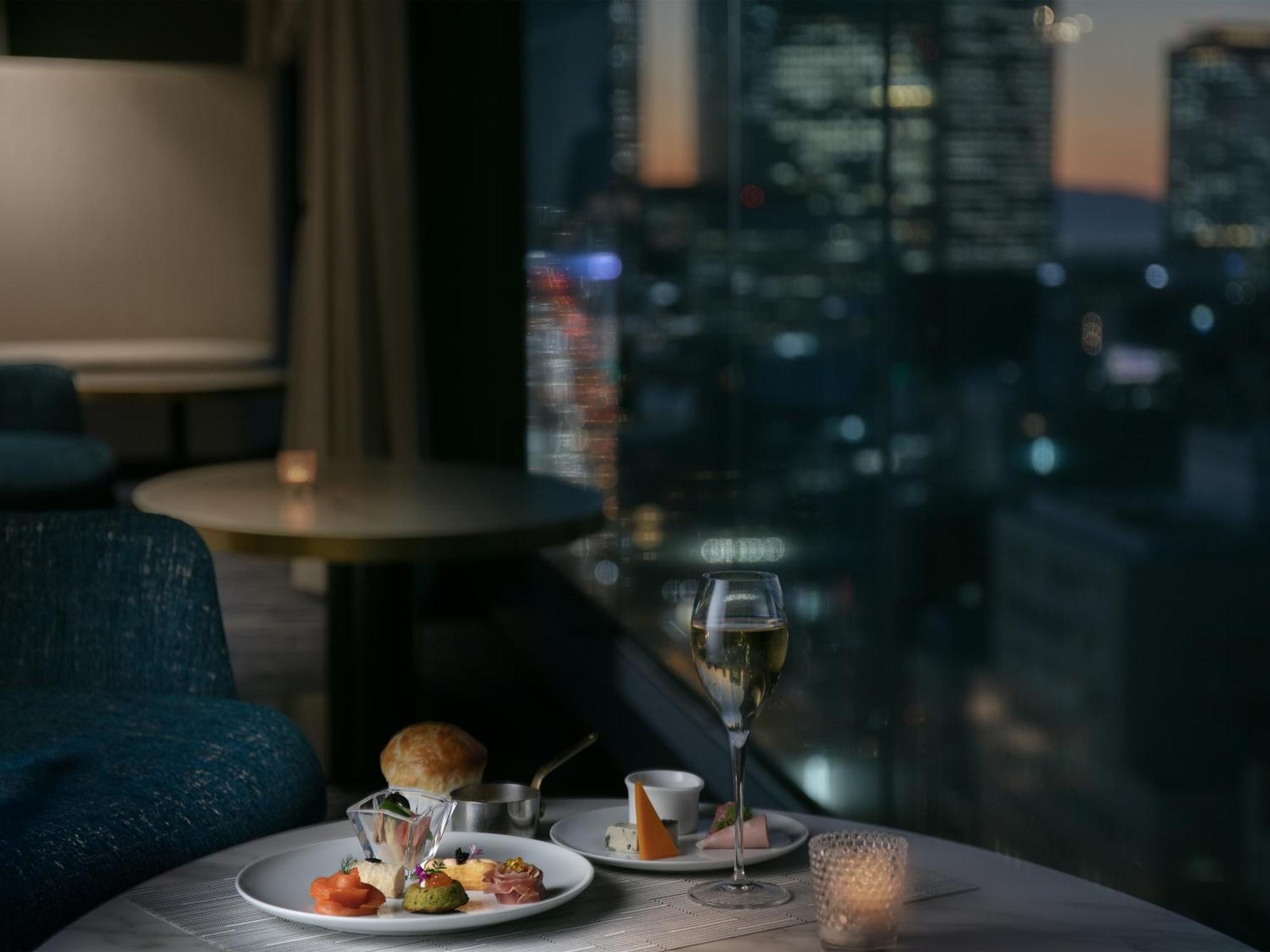 Nagoya Kanko Hotel Екстер'єр фото The Club at London Heathrow Airport