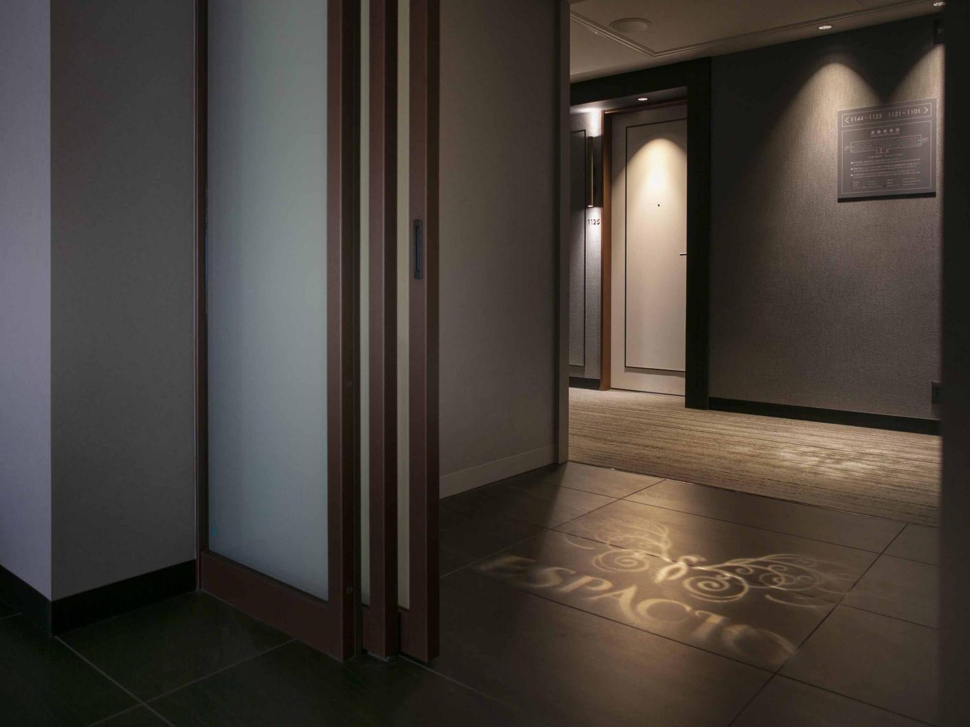 Nagoya Kanko Hotel Екстер'єр фото A corridor in a hotel