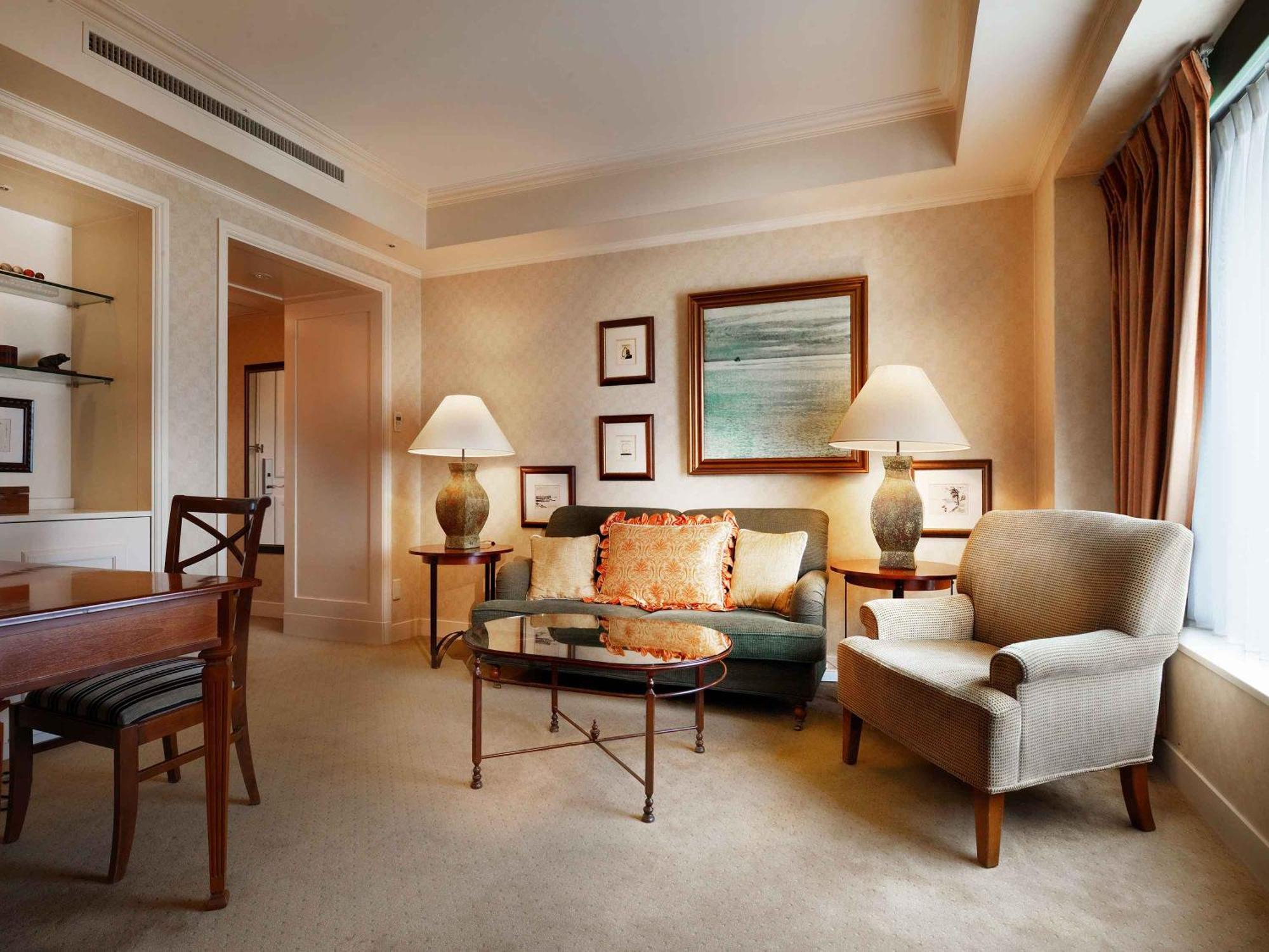 Nagoya Kanko Hotel Екстер'єр фото A living room at The Carlyle