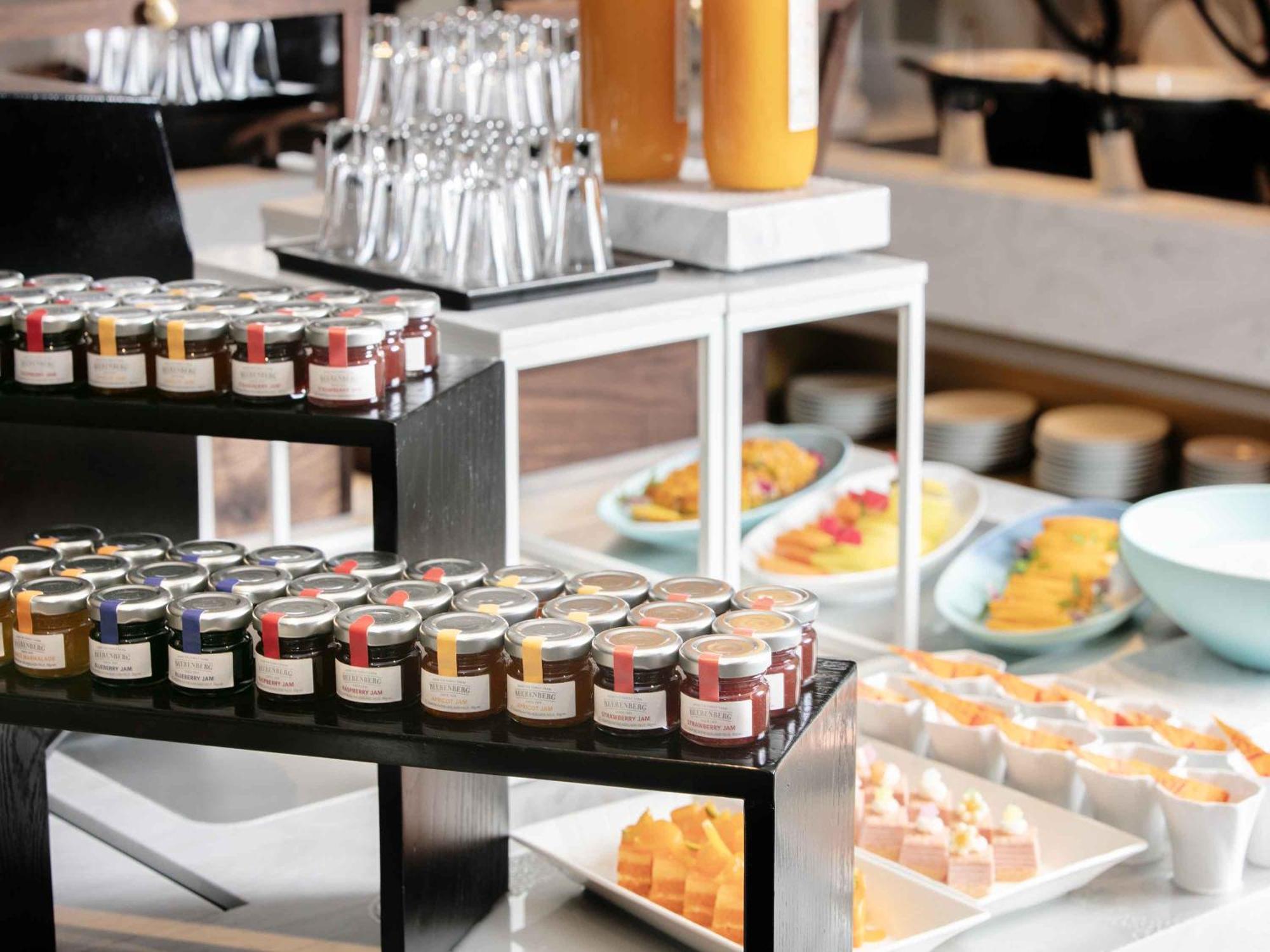 Nagoya Kanko Hotel Екстер'єр фото A selection of jams