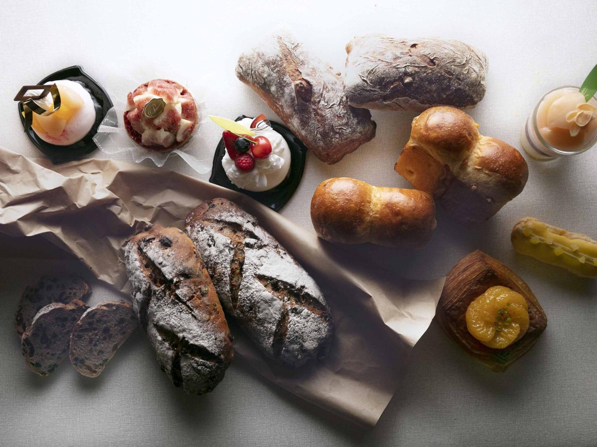 Nagoya Kanko Hotel Екстер'єр фото A selection of breads and pastries