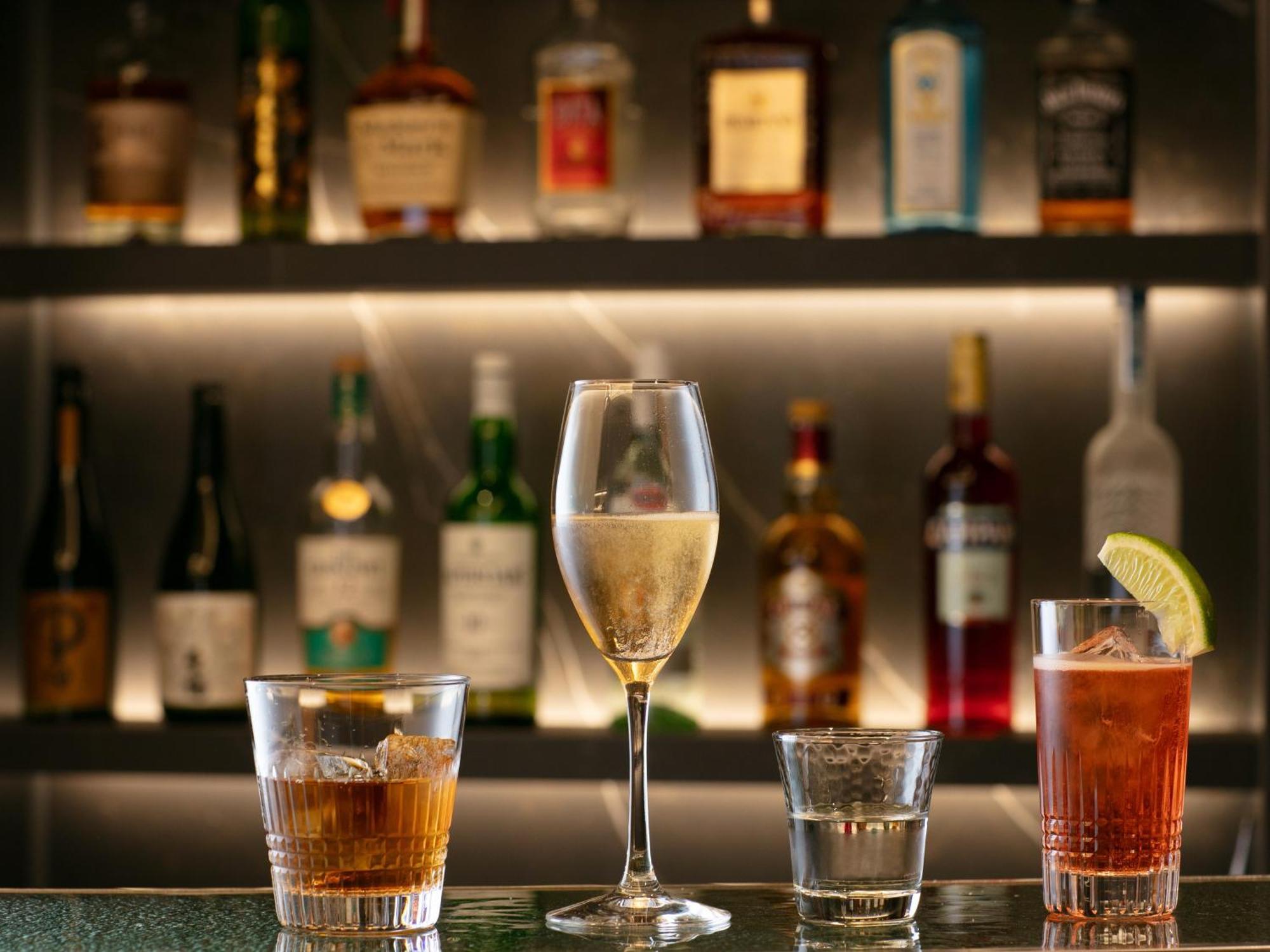 Nagoya Kanko Hotel Екстер'єр фото A selection of cocktails